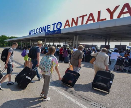 Foto - Ruslar peş peşe Türkiye'den ayrılmaya başladı! 44 bin kişi ülkeyi terk etti, işte sebebi...