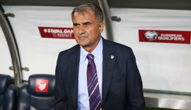 Foto - Ruslar Türkiye yenilgisini hazmedemedi! Türk futbolcuya ateş püskürdüler