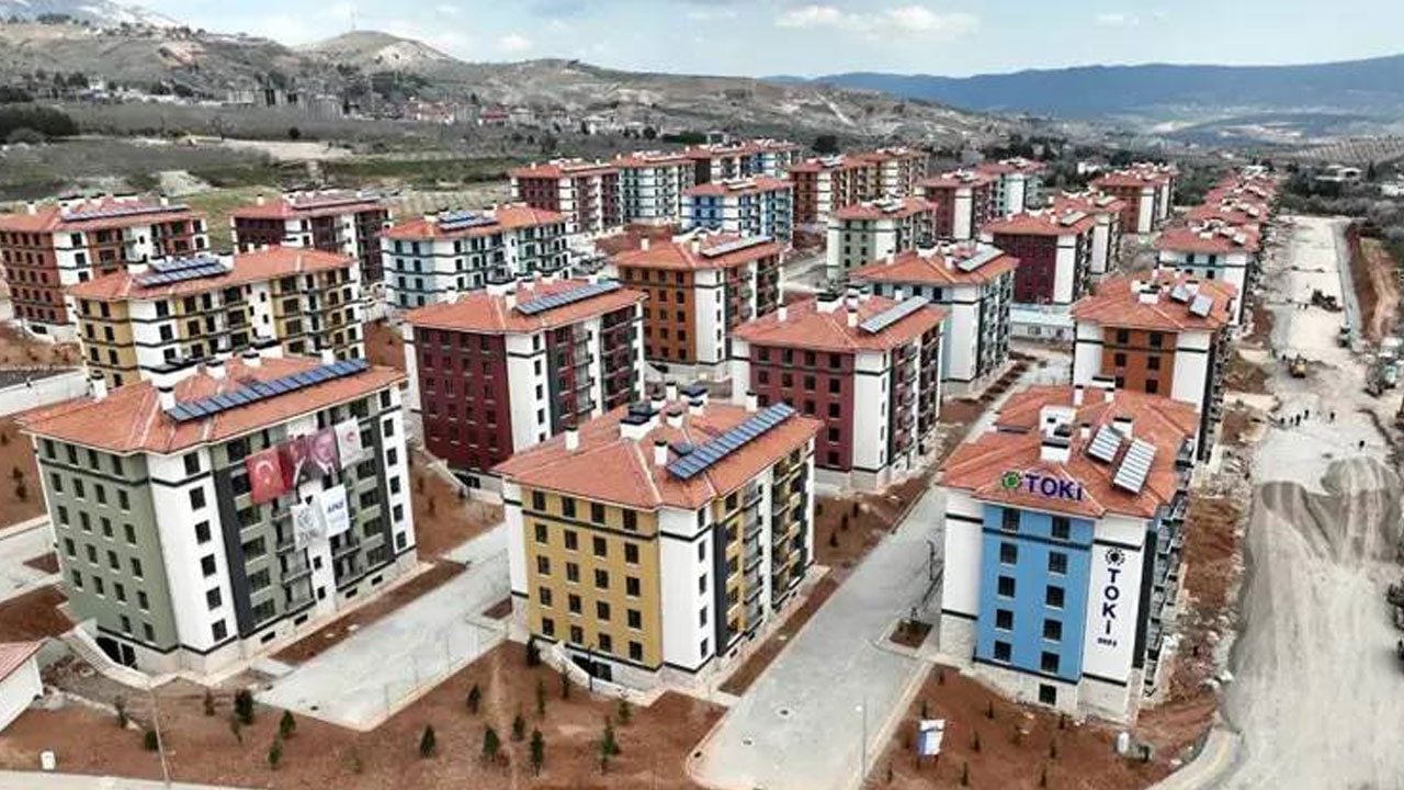 Foto - Ruslar uzaklardan görüyor muhalifler yakından göremiyor: Deprem konutları için neler dediler neler?