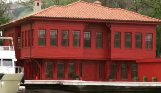 Foto - Ruslar ve İranlılar istiyordu! Boğaz'ın kırmızı yalısı rekor fiyata satıldı