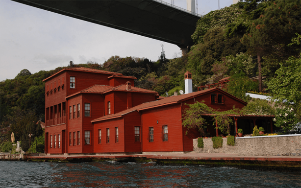 Foto - Ruslar ve İranlılar istiyordu! Boğaz'ın kırmızı yalısı rekor fiyata satıldı