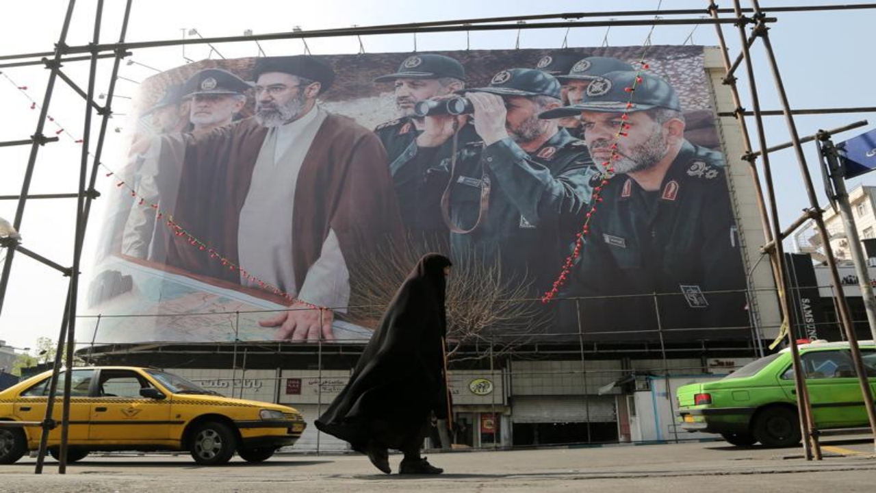 Ruslardan, yangın yerine dönen İran’da olay operasyon! Sessiz sedasız alıp götürdüler