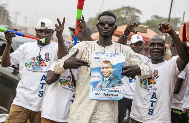 Foto - Rusya asker göndermişti! Ülke fena karıştı