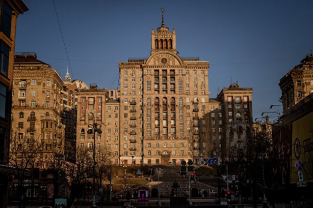 Foto - Rusya bir apartmanı daha vurdu! Ölüler var