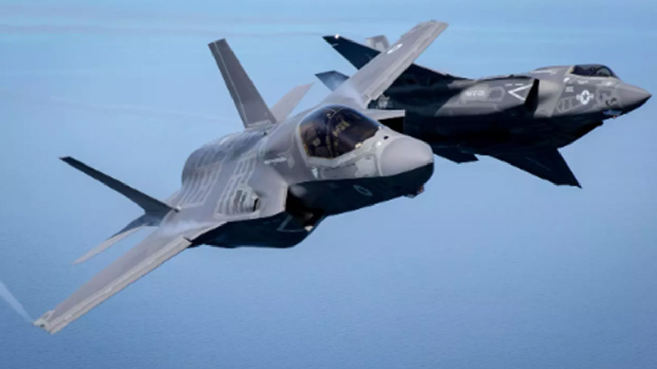 Foto - Rusya, bir ülkeye daha girdi! F-35'ler peş peşe havalandı