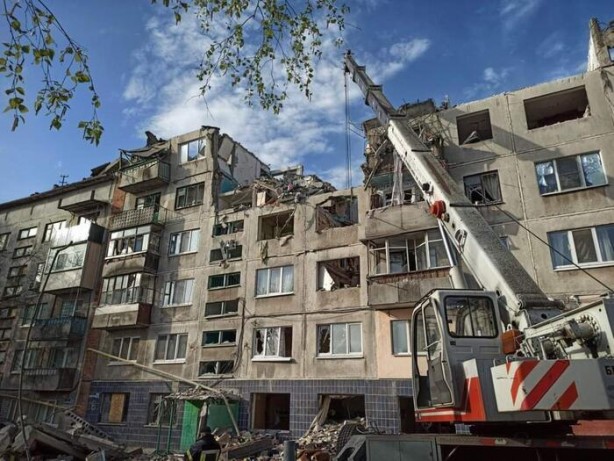 Foto - Rusya, Donetsk’te 5 katlı apartmanı vurdu! 11 ölü, 22 yaralı