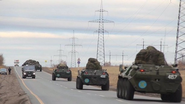 Foto - Rusya resmen yerleşti! Karabağ için 170 uçak havaladı