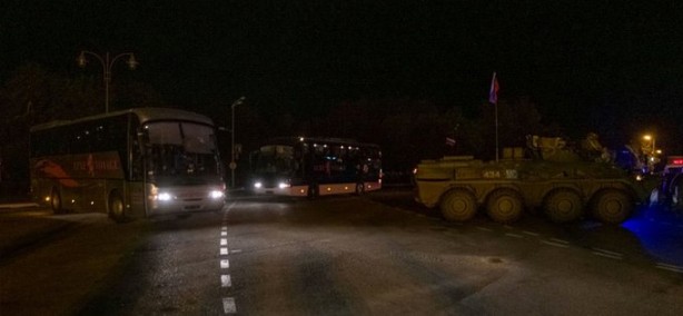 Foto - Rusya resmen yerleşti! Karabağ için 170 uçak havaladı