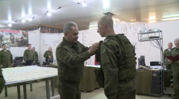 Foto - Rusya Savunma Bakanı, Ukrayna'daki Rus birliklerini teftiş etti