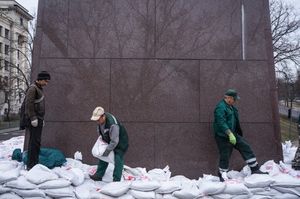 Foto - Rusya Ukrayna savaşı Harkiv'de böyle görüntülendi! Fotoğraflar içler acısı...