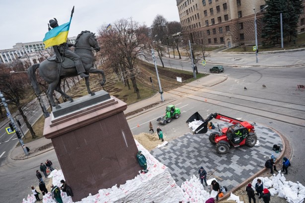 Rusya Ukrayna savaşı Harkiv'de böyle görüntülendi! Fotoğraflar içler acısı...