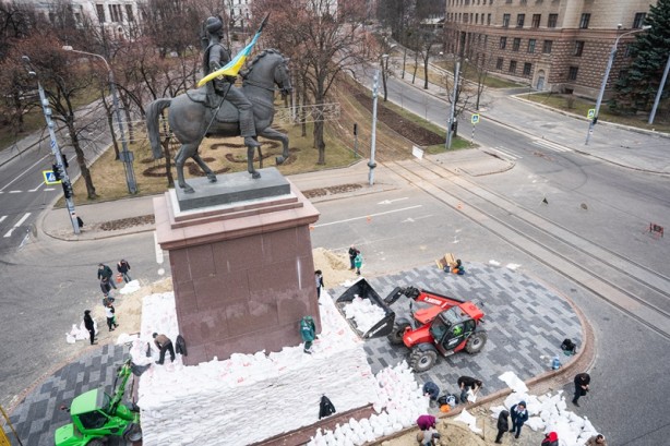 Foto - Rusya Ukrayna savaşı Harkiv'de böyle görüntülendi! Fotoğraflar içler acısı...