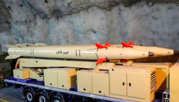 Foto - Rusya, Ukrayna savaşında kan mı kaybediyor? Rus askerleri Fath-360 füzesi için İran’da