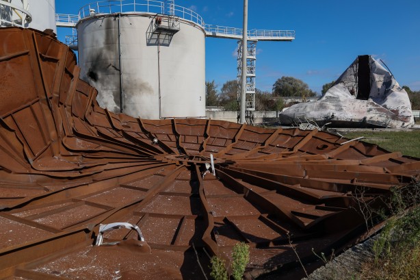 Foto - Rusya, Ukrayna'nın petrol depolarını vurdu