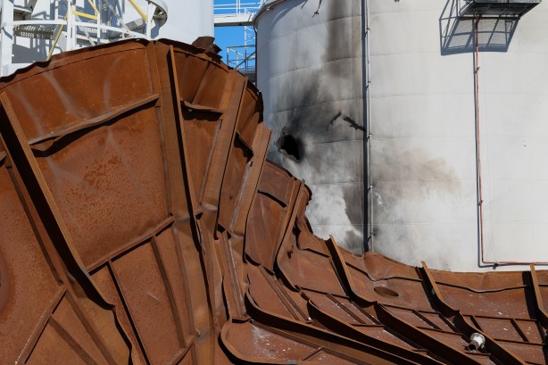 Foto - Rusya, Ukrayna'nın petrol depolarını vurdu