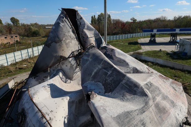 Foto - Rusya, Ukrayna'nın petrol depolarını vurdu