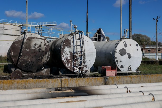 Foto - Rusya, Ukrayna'nın petrol depolarını vurdu