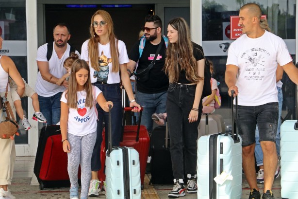 Foto - Rusya'daki seferberlik sonrası Türkiye'ye akın başladı! Ek seferler konuldu