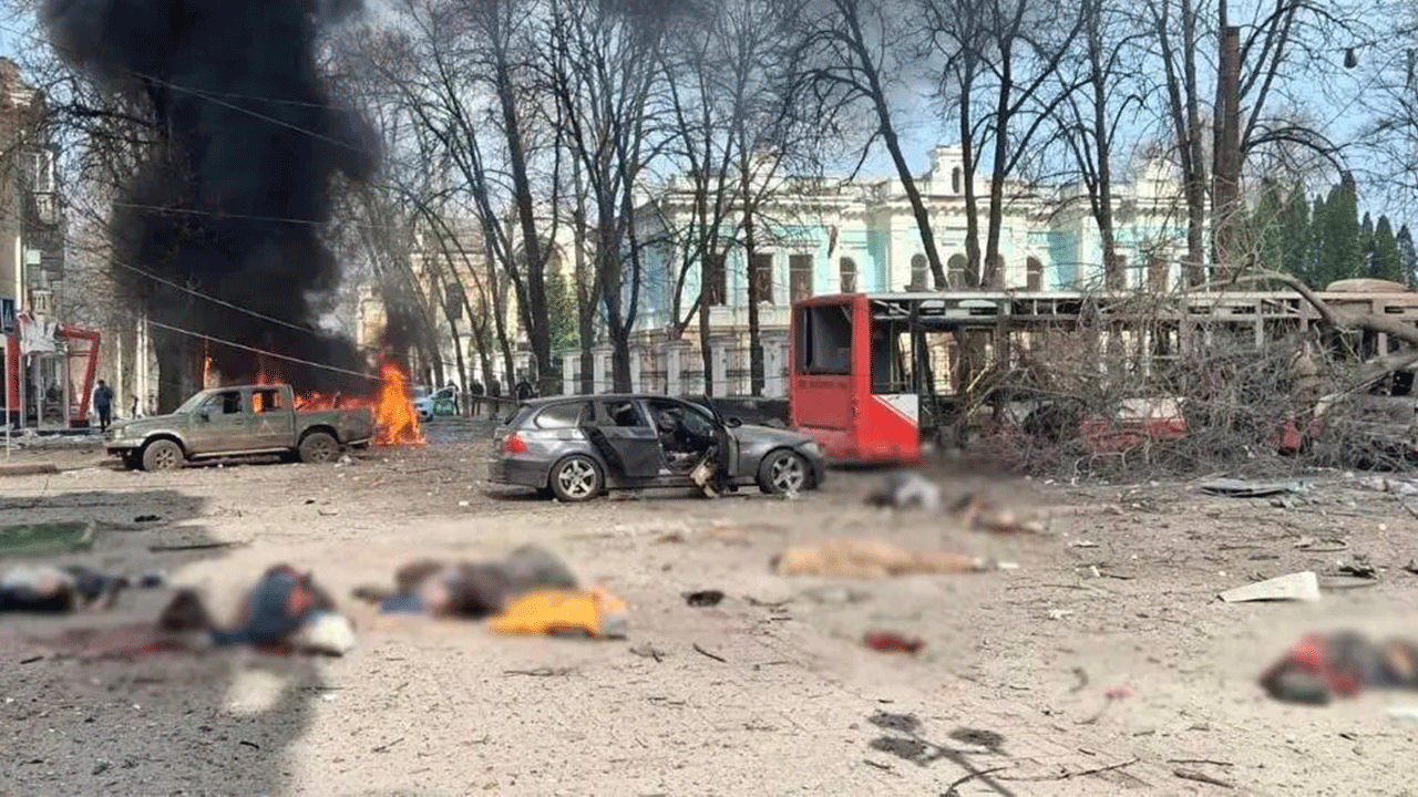 Foto - Rusya'dan korkunç saldırı: İnsan bedenleri her yerde!