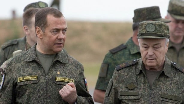 Rusya'dan sert İngiltere açıklaması: Savaş ilanı sayarız