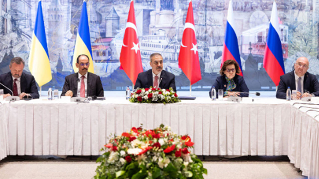 Foto - Rusya'dan gündemi sarsan itiraf: Türkiye'yi görüşmelerden çıkarmıştık ama şimdi Ankara her şeyi tekeline aldı