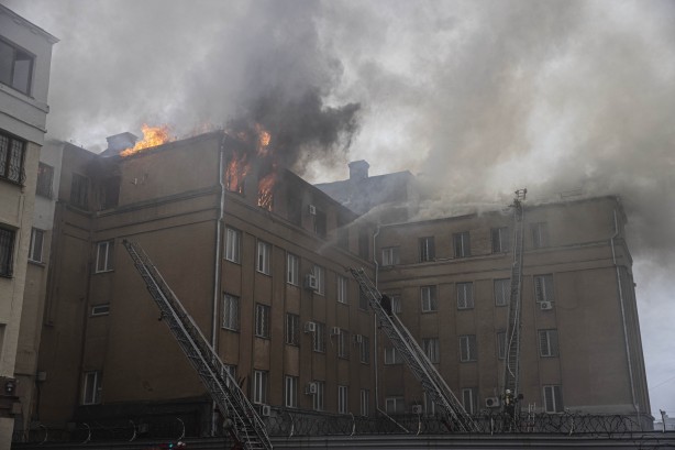 Foto - Rusya'nın vurduğu şehir yanıyor