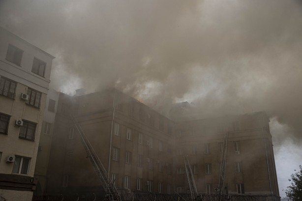 Foto - Rusya'nın vurduğu şehir yanıyor