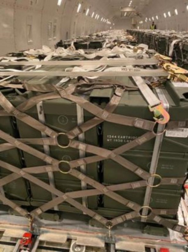 Foto - Rusya'yı kızdıracak hamle! Ukrayna'ya tonlarca silah gönderdiler