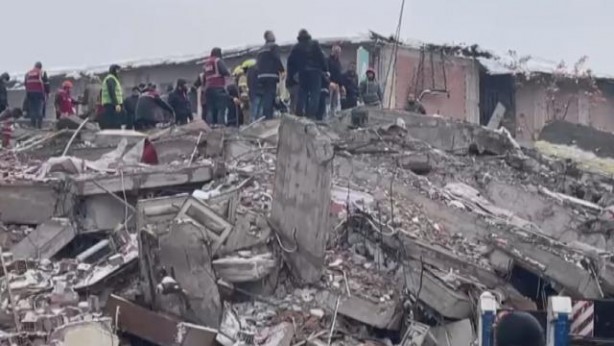 Foto - Rüyasına girdi! Deprem enkazına girip kurtardı
