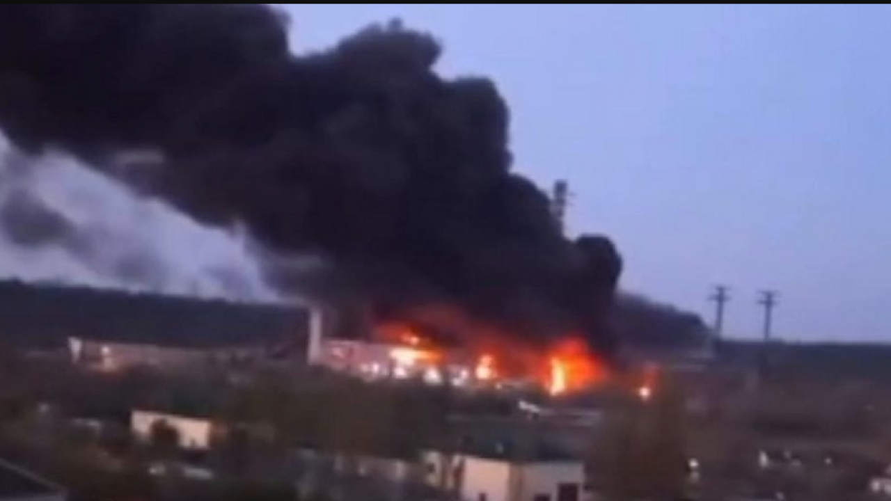 Foto - S-400'ler faydasız kaldı! Petrol tesisi vuruldu