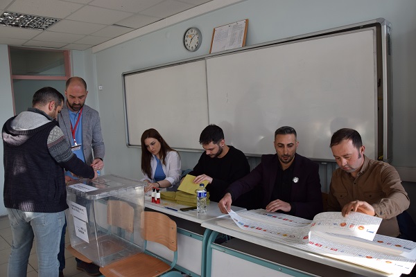 Foto - Saat 17.00’de sona erecek! Türkiye’den seçim manzaraları
