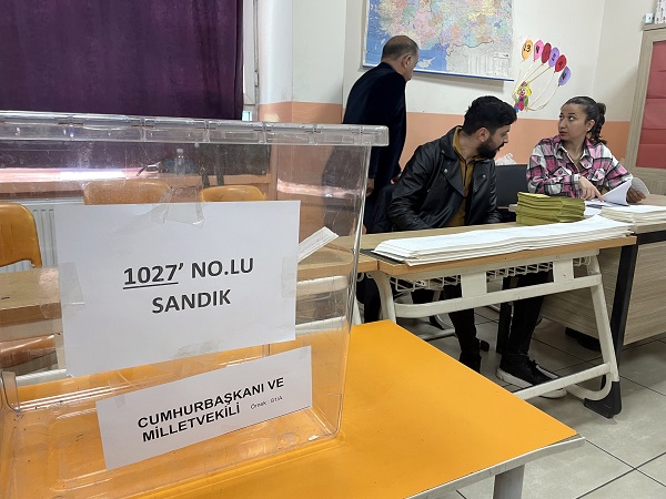 Foto - Saat 17.00’de sona erecek! Türkiye’den seçim manzaraları