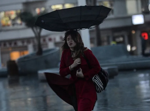 Foto - Saat verildi! İstanbul'u sağanak yeniden vuracak! Hafta sonu planınız varsa iptal edin