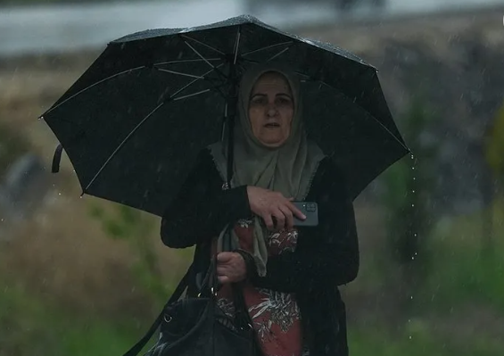 Foto - Saat verildi! İstanbul'u sağanak yeniden vuracak! Hafta sonu planınız varsa iptal edin