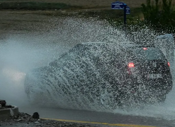 Foto - Saat verildi! İstanbul'u sağanak yeniden vuracak! Hafta sonu planınız varsa iptal edin
