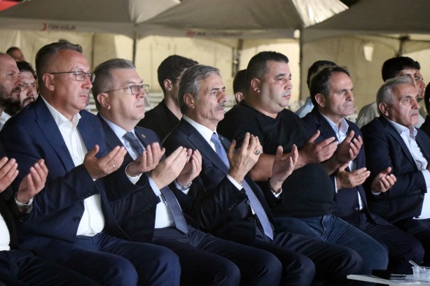 Foto - Saatler 03.02’de eller semaya açıldı