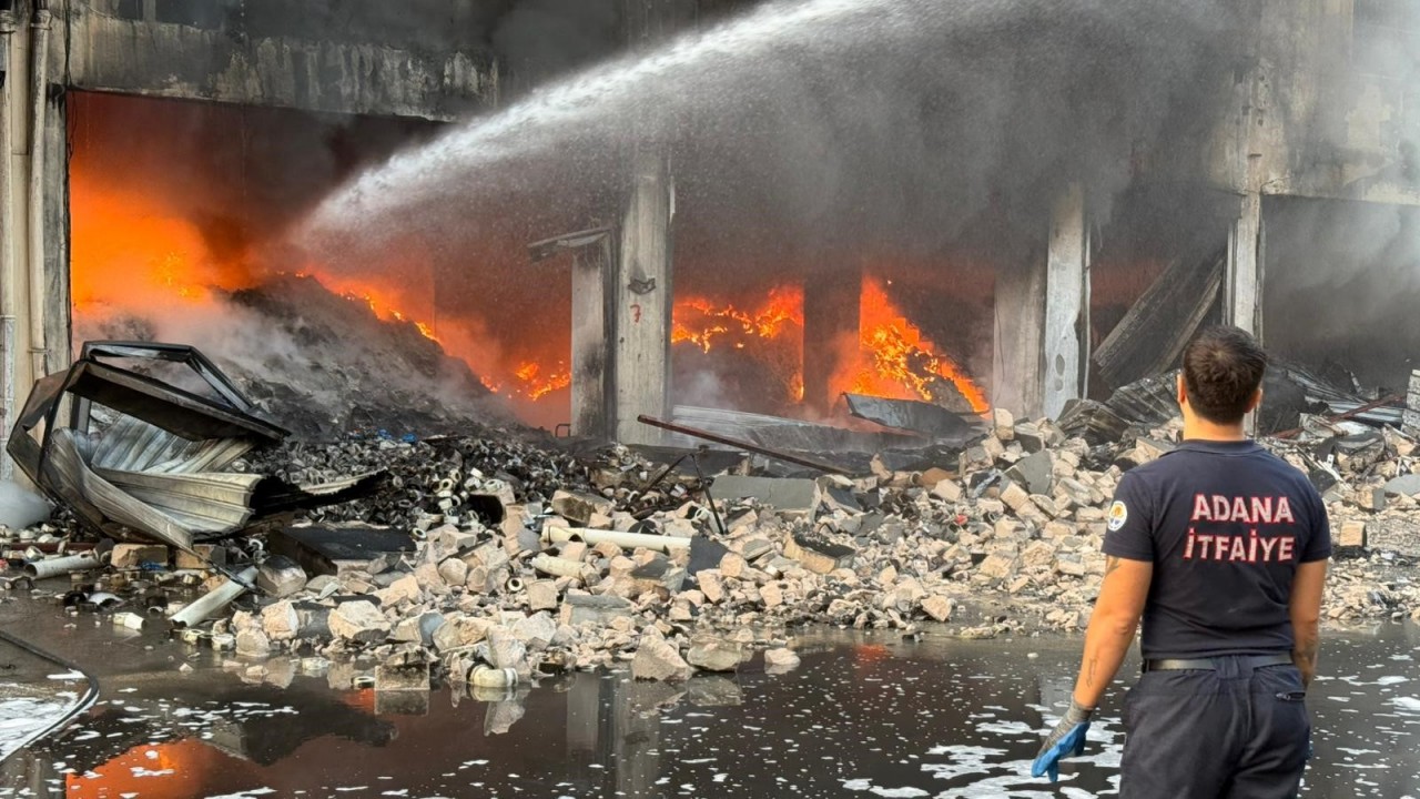 Saatler sürdü... Adana'daki yangın nihayet kontrol altında
