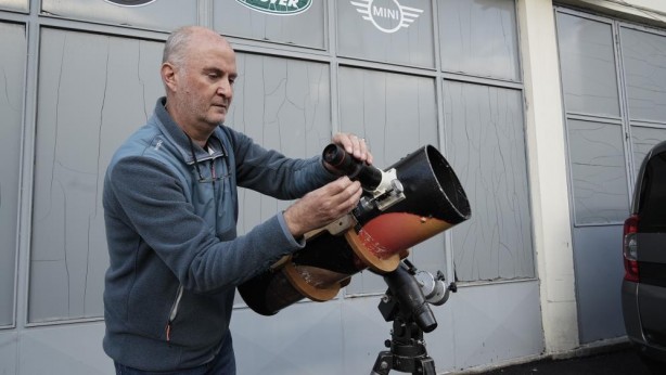 Foto - Saatlerce bekledi, Gezeravcı’nın dolunay önünden geçişini fotoğrafladı