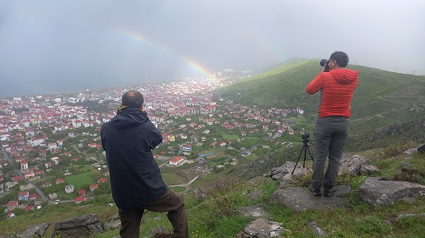 Foto - Saatlerce beklediler! İşte gökkuşağı nöbeti