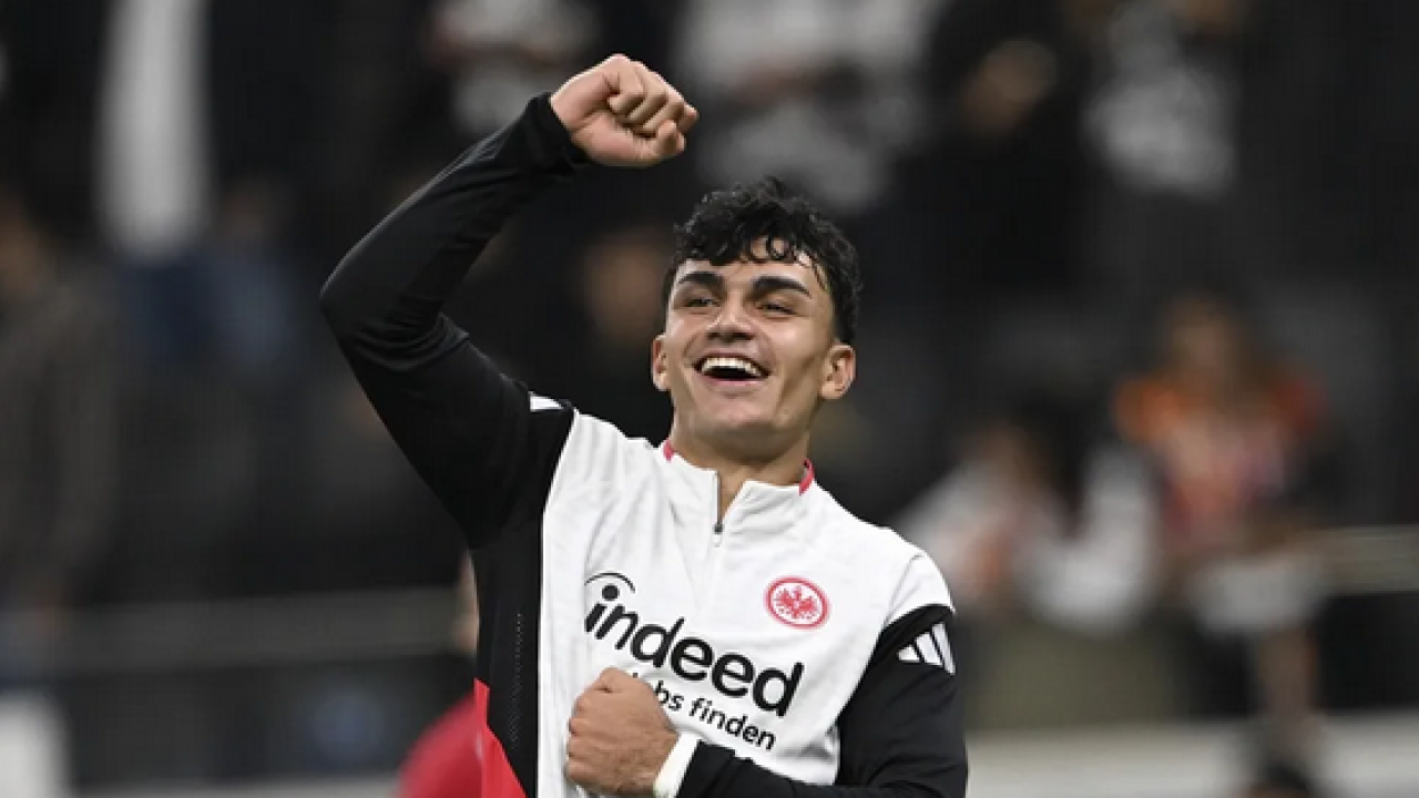 Saatlerce twit attılar: O sevinci damga vurdu: Peş peşe açıklamalar yayınladılar ama nafile…