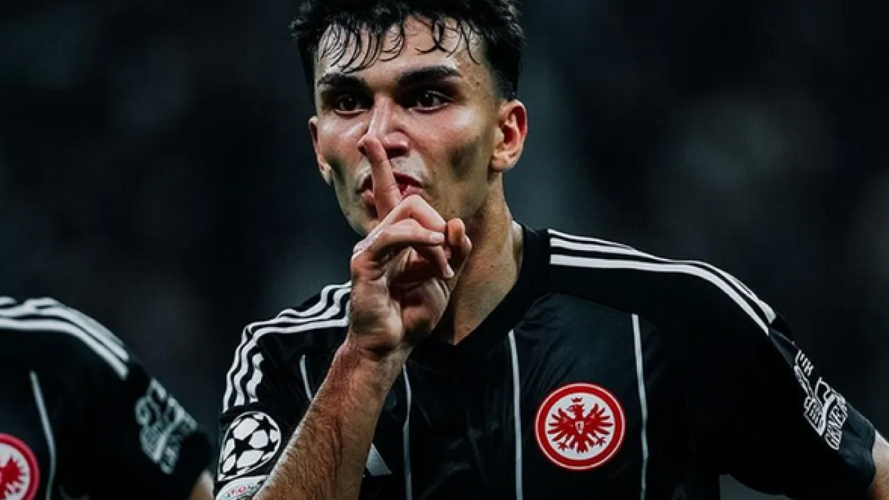 Foto - Saatlerce twit attılar: O sevinci damga vurdu: Peş peşe açıklamalar yayınladılar ama nafile…