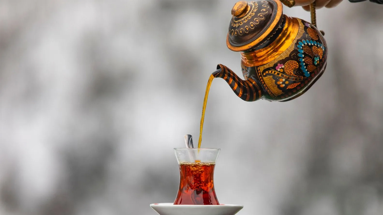 Foto - Sabah demleyin akşam için! İşte gün boyu taze kalan çay yapmanın sırrı