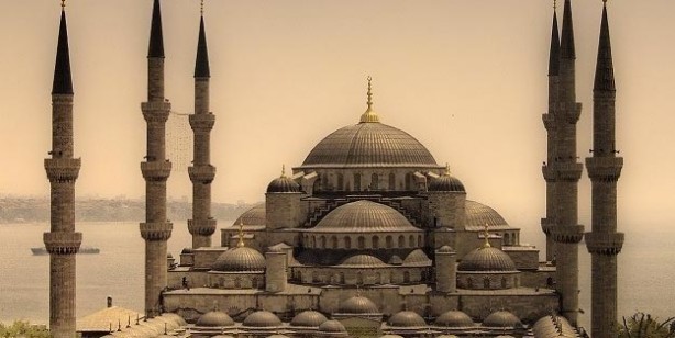 Foto - Sabah ezanı okununca yemek yersek ne olur? Sabah ezanı okununca sahur biter mi?