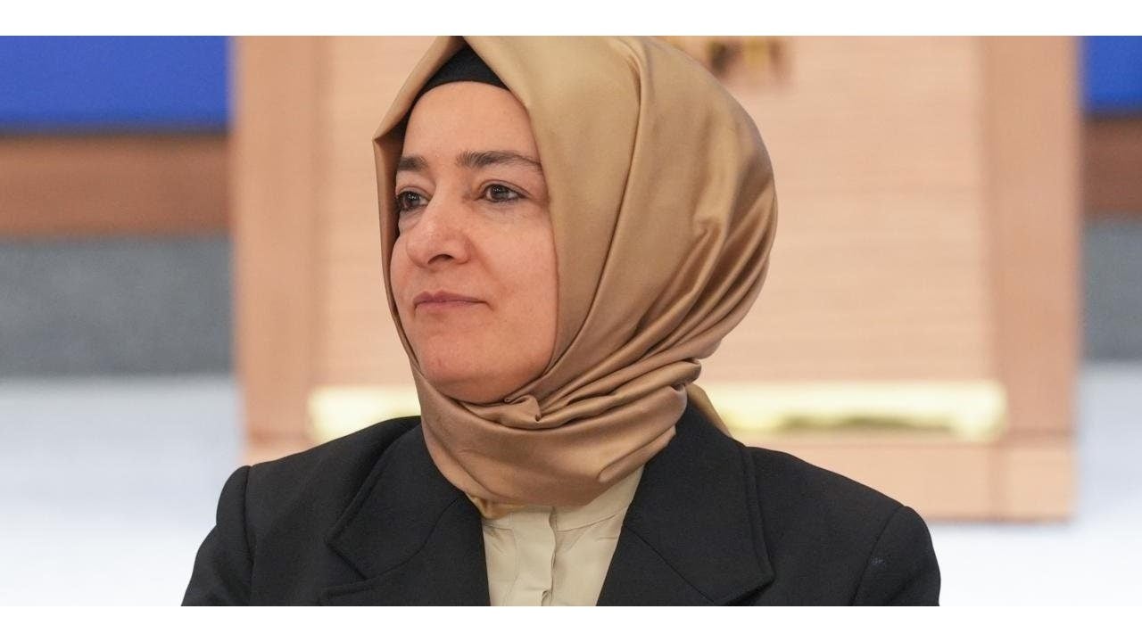 Foto - Sabah gazetesi yazarı, Fatma Betül Sayan Kaya ve Hayati Yazıcı’yı yerden yere vurdu: Ailecek ağlıyoruz diyeceğinize cevap verin