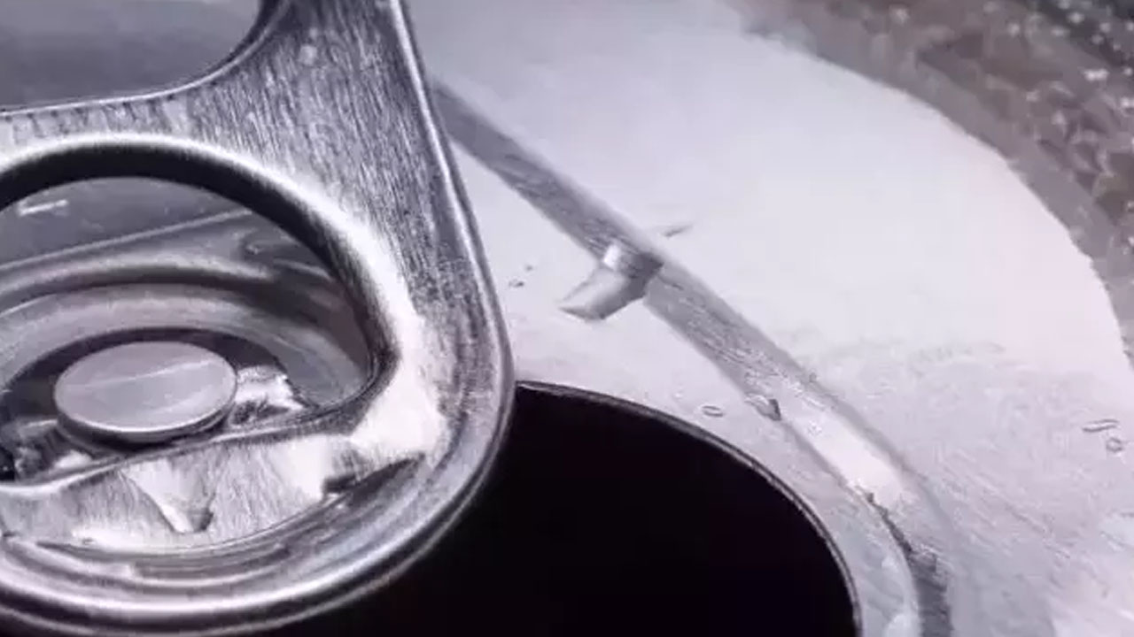 Sabah öğle akşam tüketiyoruz ama kemikleri eritiyor!