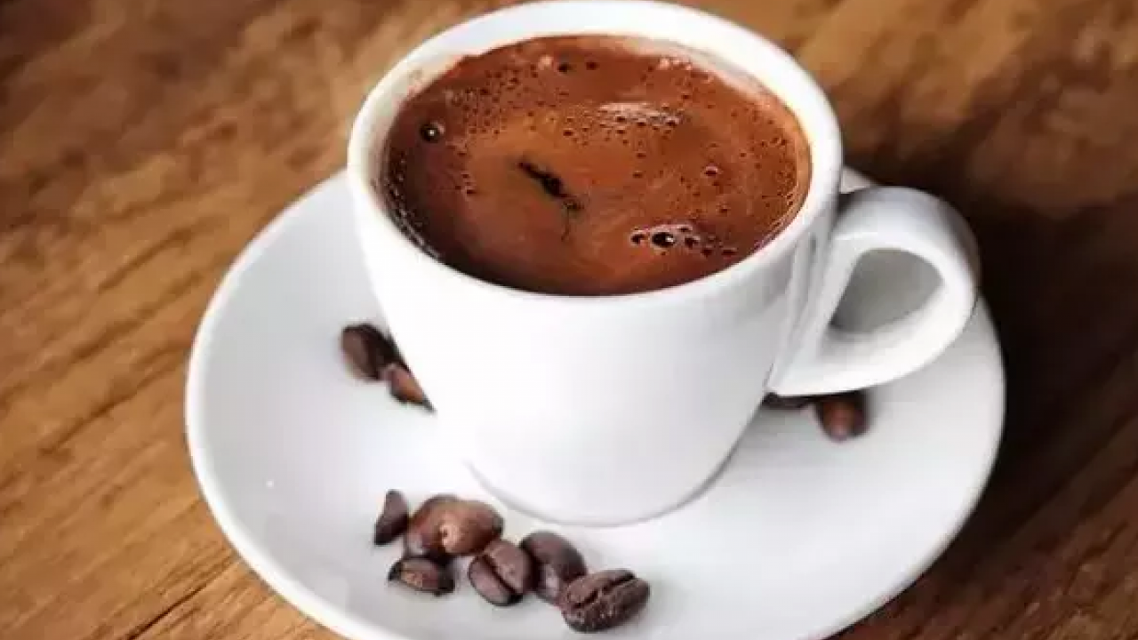 Foto - Sabah saatlerinde içilen kahve mutlu ediyor! Her gün tüketin iyi geliyor