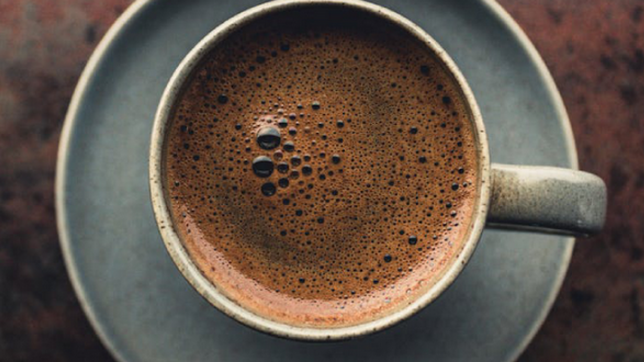 Foto - Sabah saatlerinde içilen kahve mutlu ediyor! Her gün tüketin iyi geliyor