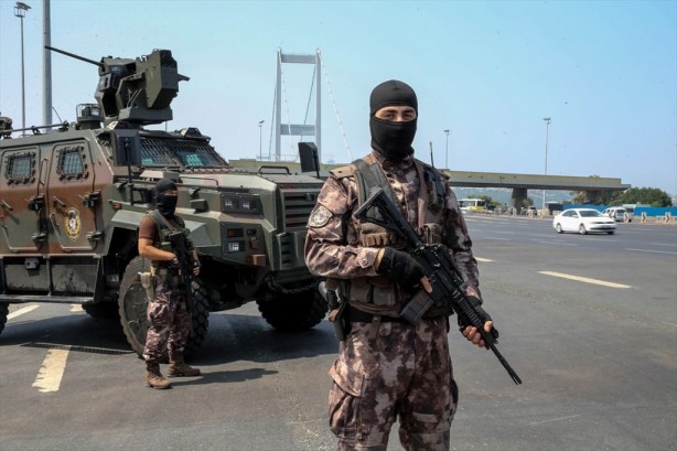 Foto - 'Sabahın ilk ışıklarına kadar çarpıştık'