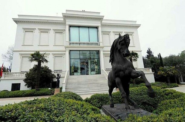 Foto - Sabancı ailesinin evinde büyük skandal! Tüm Türkiye şaşkın