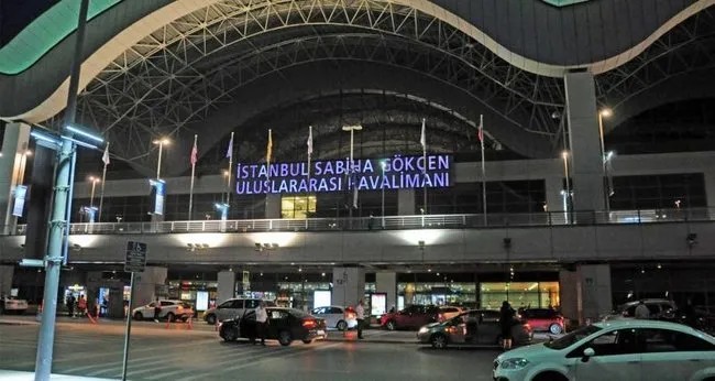 Foto - Sabiha Gökçen’de pasaport oyunu! İranlı turistlerin planını Türk polisi bozdu